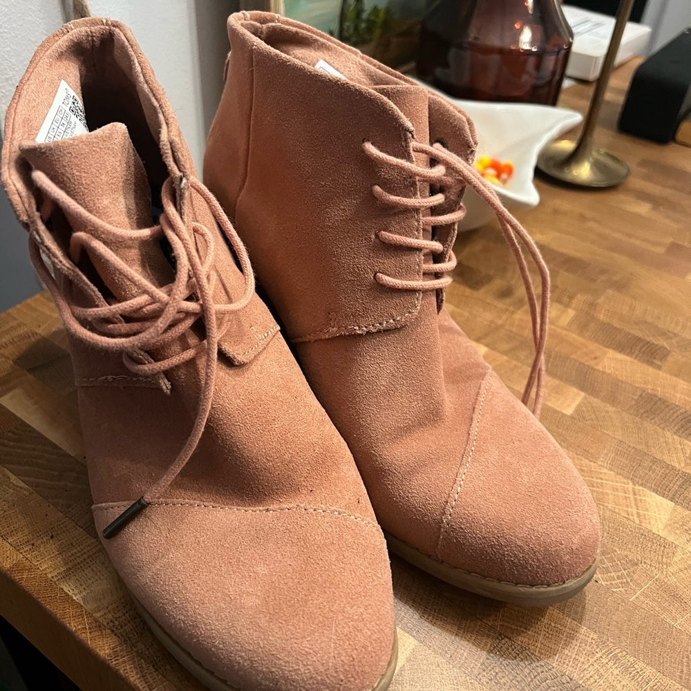 Toms Women's Coral Suede Ankle Booties